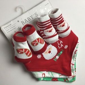 Baby’s First Christmas | NWT Bootie & Bib Set - 0-6 M